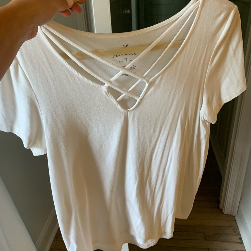White tee